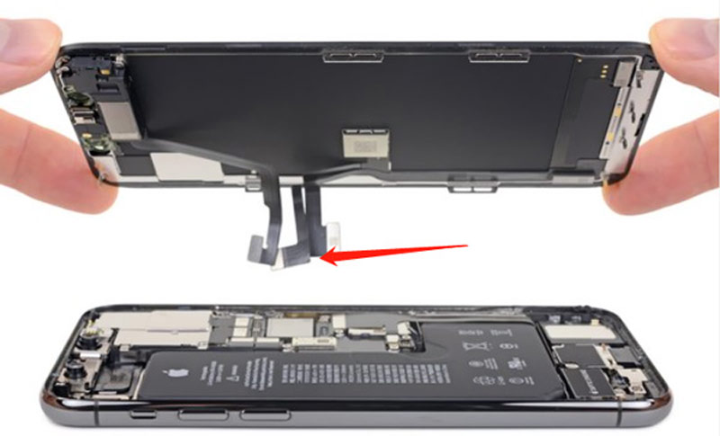 Check iPhone Battery Connector Screen Connection